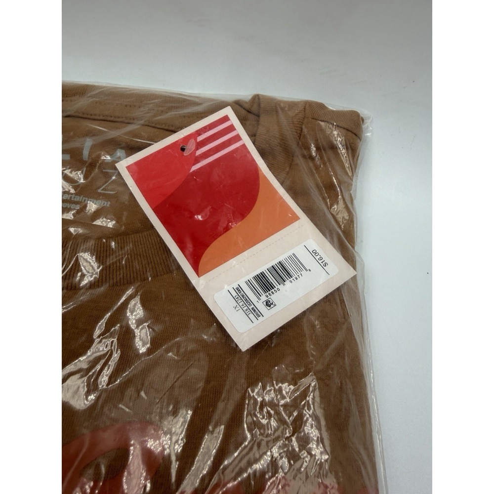 NEW In Package Celia Cruz Adult Unisex Graphic T-Shirt Brown Size 1X - Picture 5 of 7